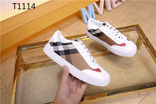 Burberry Shoes-M-001
