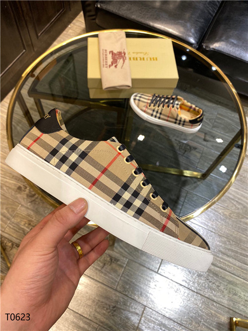 Burberry Shoes-M-118