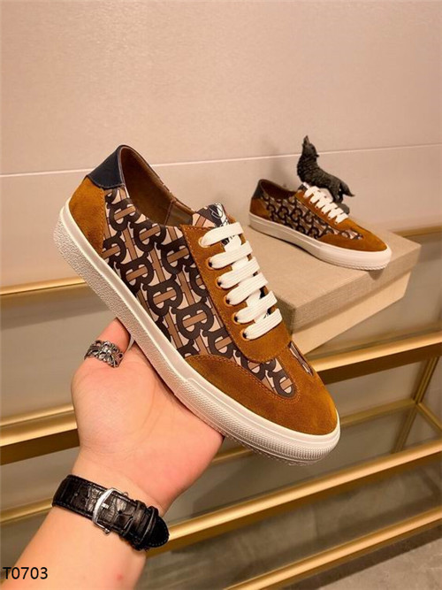 Burberry Shoes-M-144