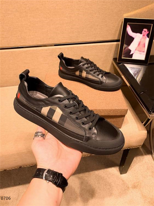 Burberry Shoes-M-147