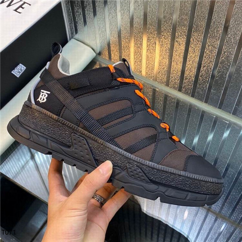 Burberry Shoes-M-179