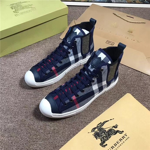 Burberry Shoes-M-026