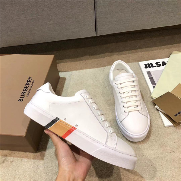 Burberry Shoes-M-286