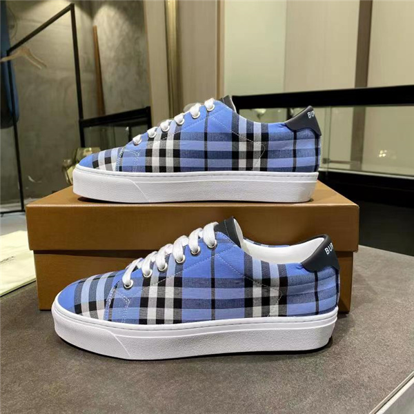 Burberry Shoes-M-304