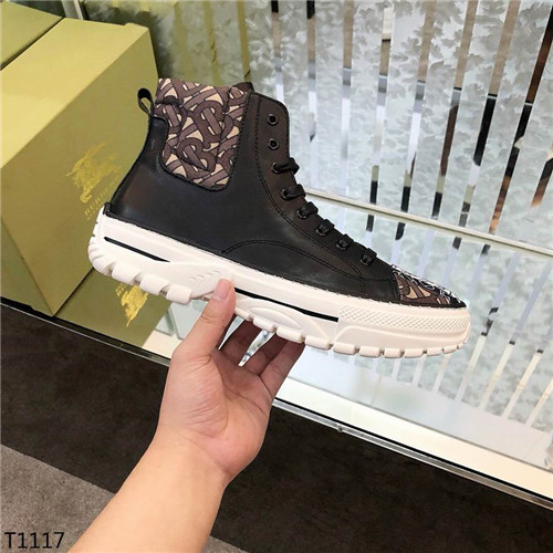 Burberry Shoes-M-031