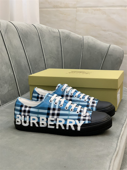 Burberry Shoes-M-312