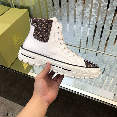 Burberry Shoes-M-032