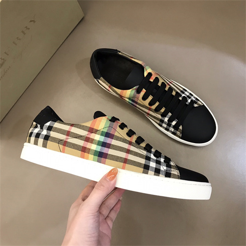 Burberry Shoes-M-322