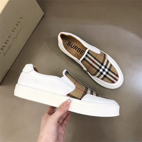 Burberry Shoes-M-332