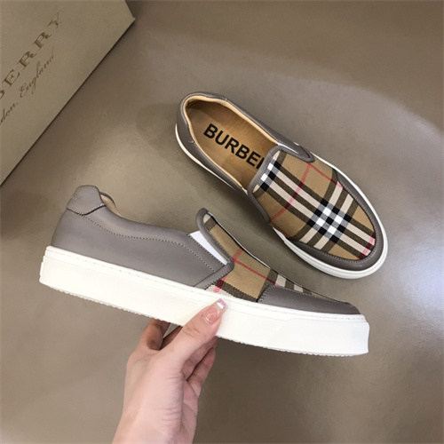 Burberry Shoes-M-333