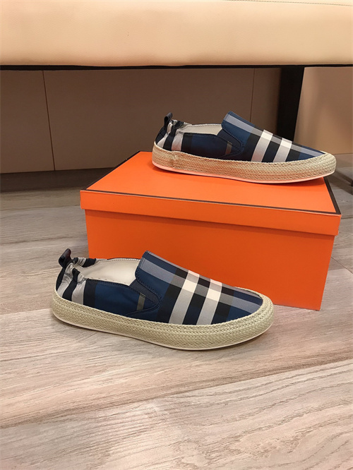 Burberry Shoes-M-342