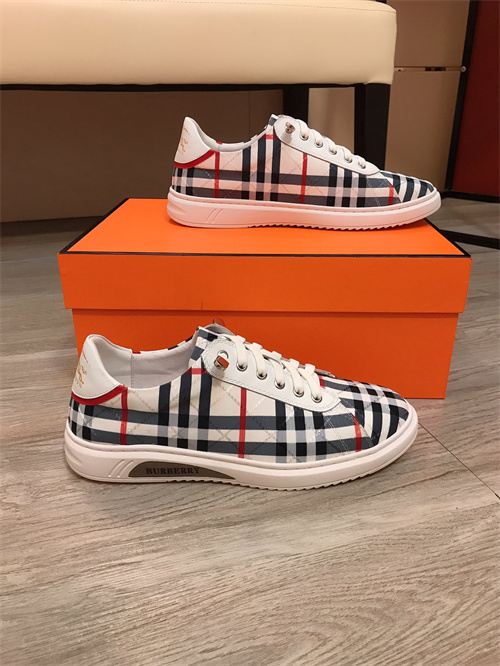 Burberry Shoes-M-348