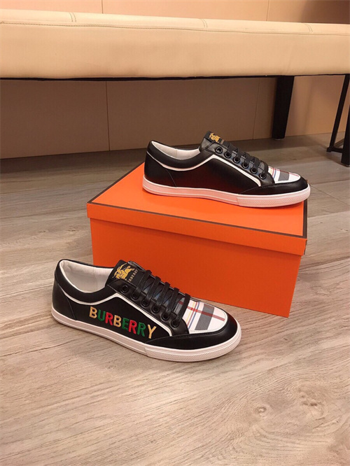 Burberry Shoes-M-349