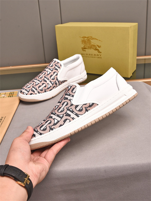Burberry Shoes-M-360