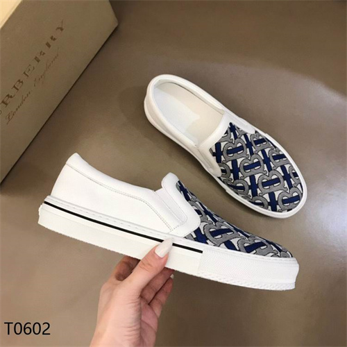 Burberry Shoes-M-363