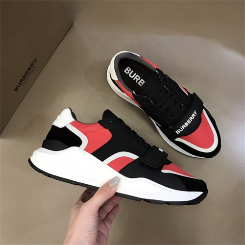 Burberry Shoes-M-404