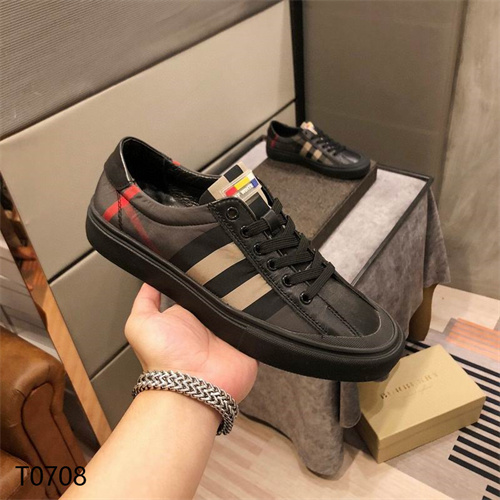 Burberry Shoes-M-411