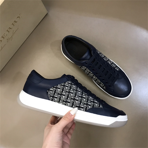 Burberry Shoes-M-414