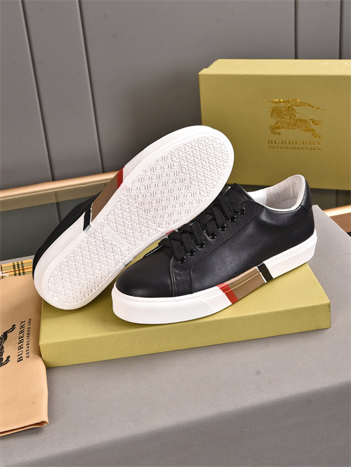 Burberry Shoes-M-428
