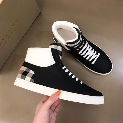 Burberry Shoes-M-442