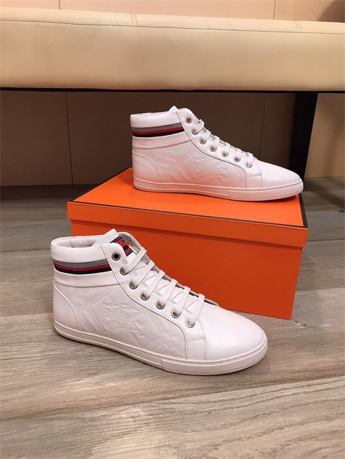 Burberry Shoes-M-451