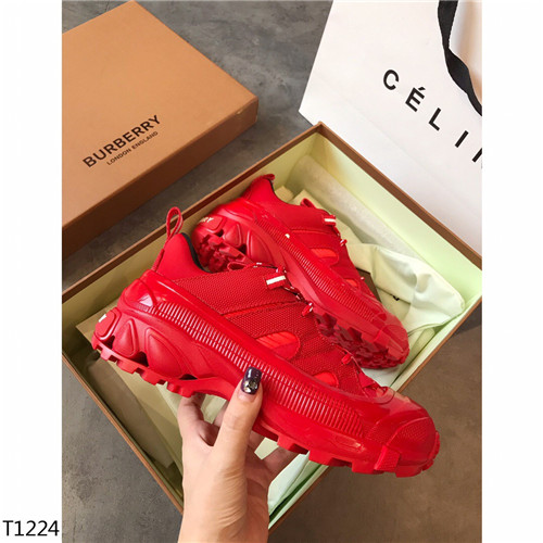 Burberry Shoes-M-046