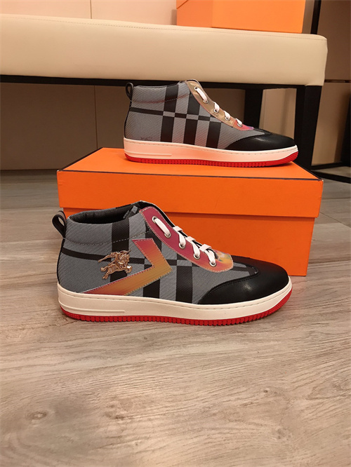 Burberry Shoes-M-475
