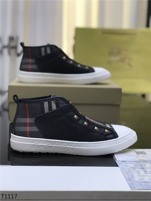 Burberry Shoes-M-052