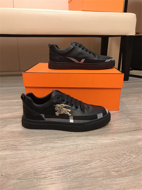 Burberry Shoes-M-533
