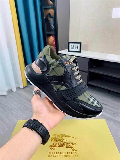 Burberry Shoes-M-536
