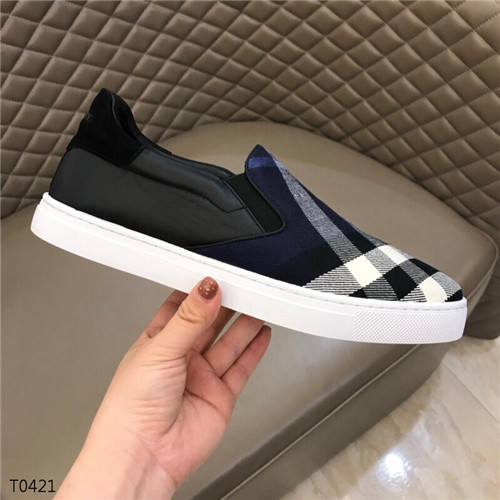 Burberry Shoes-M-055