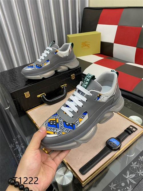 Burberry Shoes-M-559