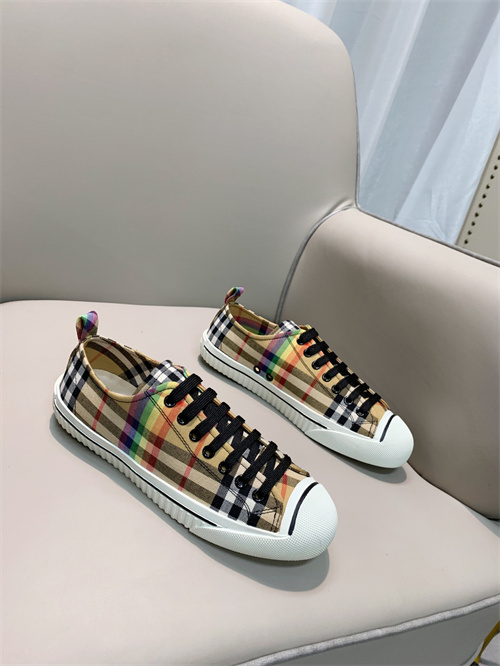 Burberry Shoes-M-578