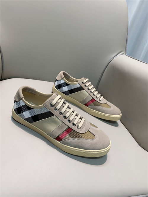 Burberry Shoes-M-582