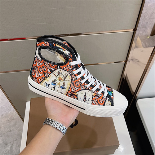 Burberry Shoes-M-612