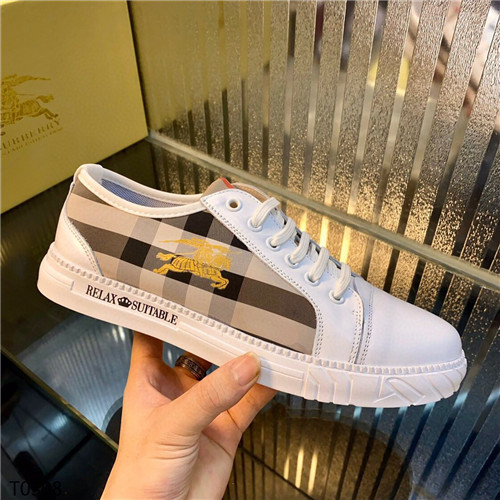 Burberry Shoes-M-069