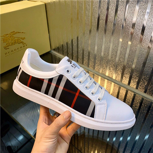 Burberry Shoes-M-072