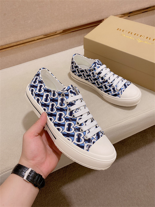 Burberry Shoes-M-728