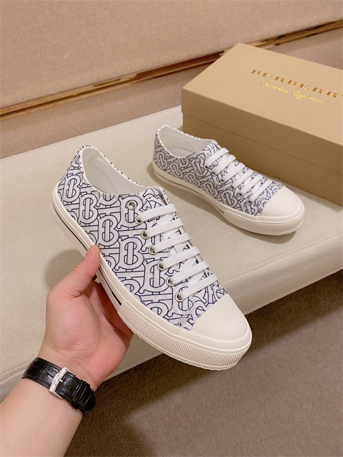 Burberry Shoes-M-731