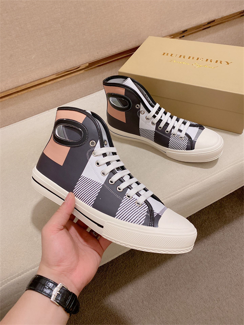 Burberry Shoes-M-732
