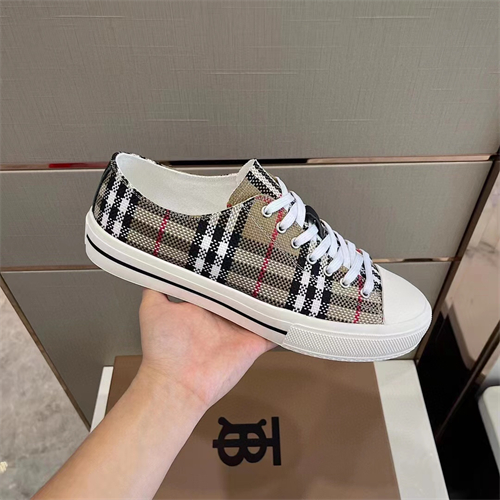 Burberry Shoes-M-733