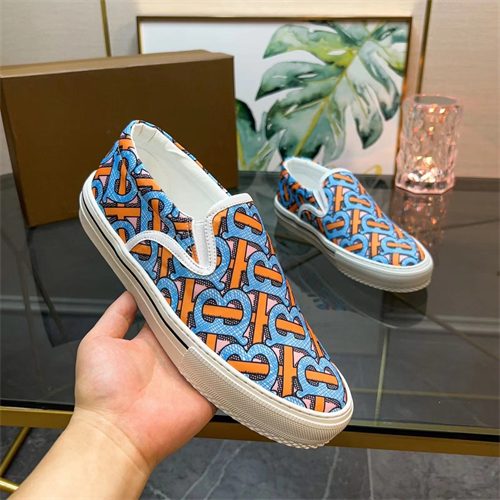 Burberry Shoes-M-752