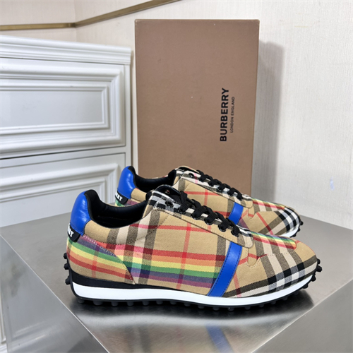 Burberry Shoes-M-771