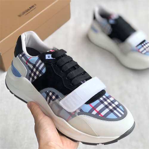 Burberry Shoes-M-806