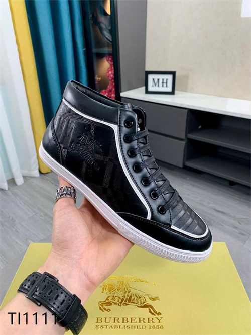 Burberry Shoes-M-815