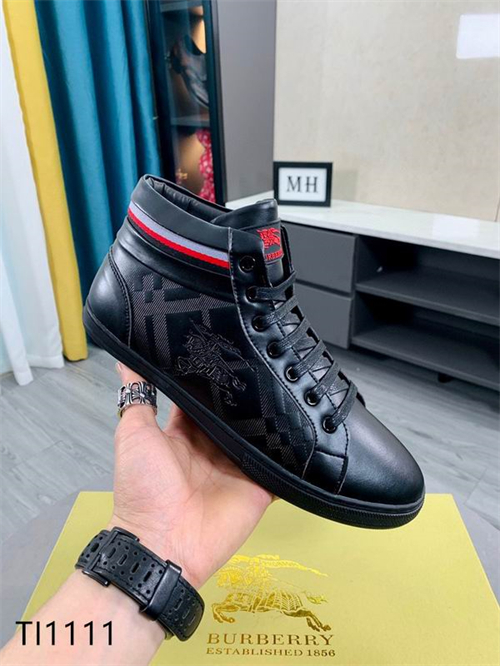 Burberry Shoes-M-816