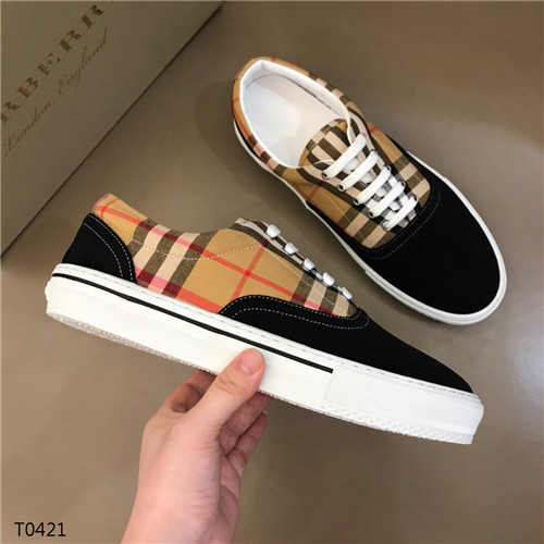 Burberry Shoes-M-084