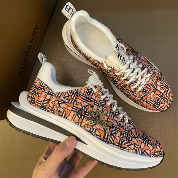 Burberry Shoes-M-844