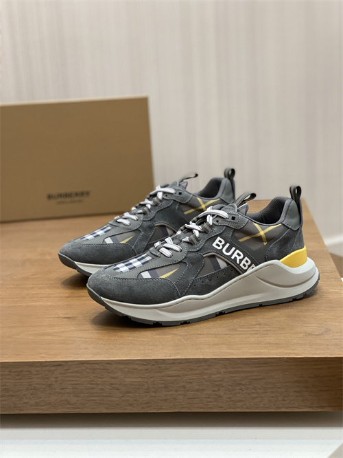 Burberry Shoes-M-0876