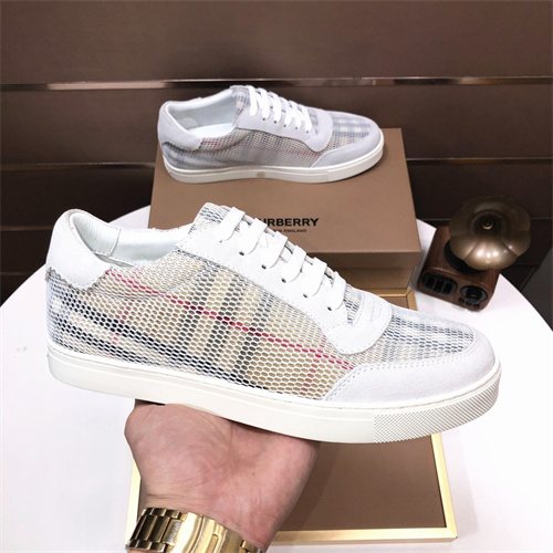 Burberry Shoes-M-0895